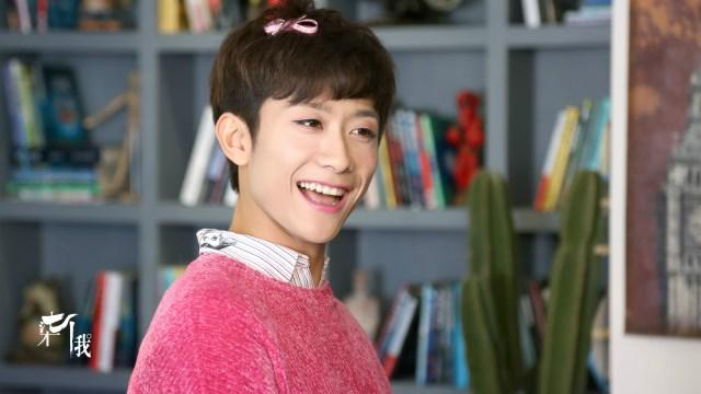 风风火火!张一山机场街拍像去打架