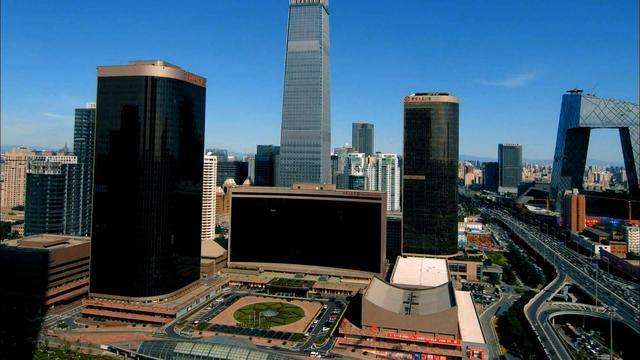 上海作为中国经济中心, 未来哪个城市能与之比