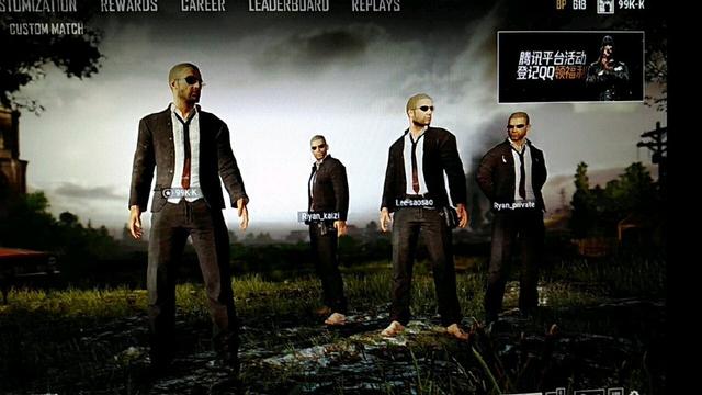 绝地求生:玩家吊打蓝洞,小黄人套装还不够,直接