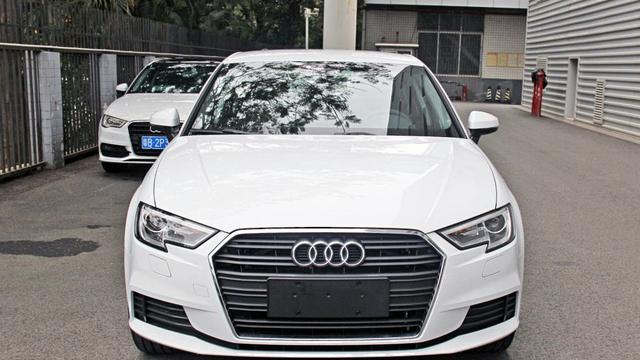 二十万落地买奥迪！屌丝变成高富帅！标配氙气大灯，秒杀远光狗