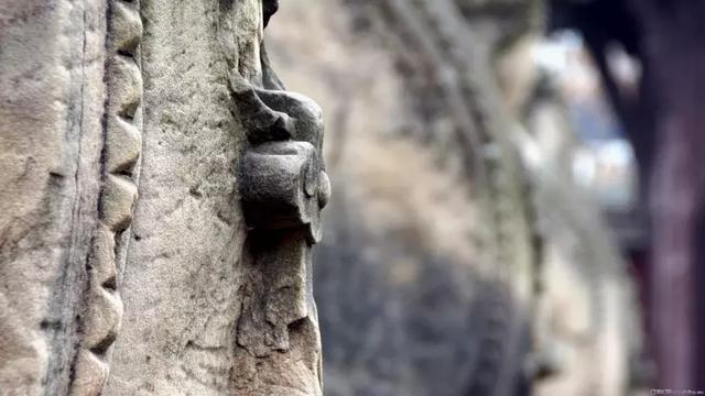 乘坐一列开往春天的小火车,感受四川最美千年