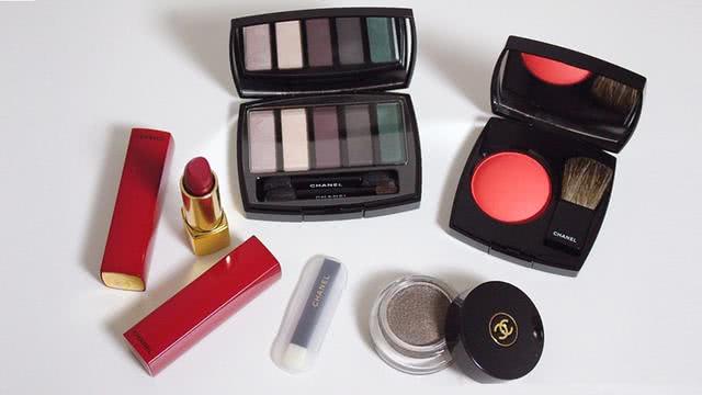 香奈儿限量红色唇膏试色,春天到了又有理由换