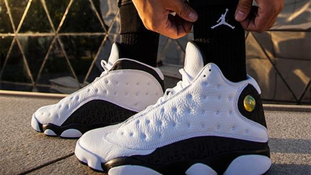 有爱不孤单,AJ情侣鞋秀一脸