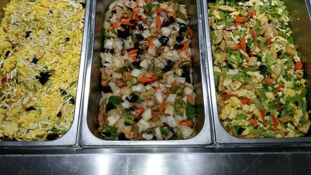 聊城一中公开亮相学生餐厅饭菜,看着都流口水