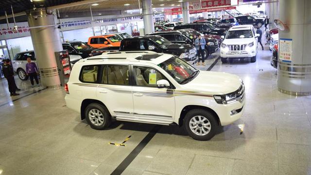 2018款丰田酷路泽4000限量版优惠连连售