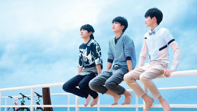 迪丽热巴现身英语试卷成新题型,这位明星竟然