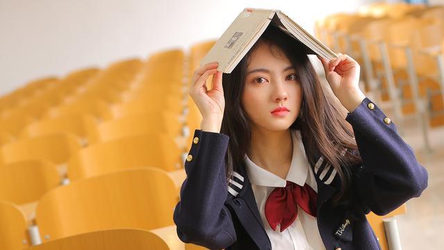 背叛婚姻的女人,逃不过这四个表现,吃里扒外