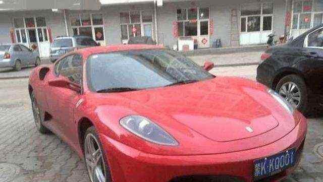 这个城市号称中国迪拜，豪车有很多，宾利在此处都有4S店