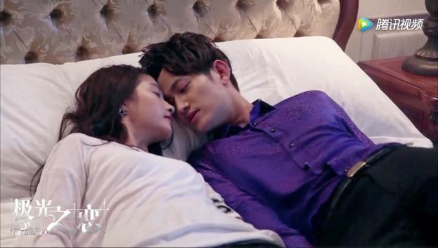 鹿晗和关晓彤接吻的戏图片 29595 640x362