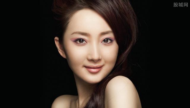 车晓前夫李兆会被法院限制出境，面临破产，5年败光百亿