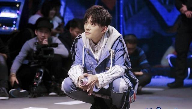 易烊千玺新年照曝光，还是忙于工作，千玺2018年有哪些行程?