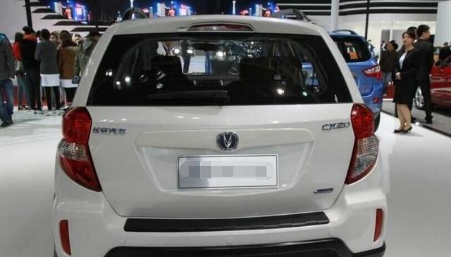 5万可买国产长安CX20,车厢超美