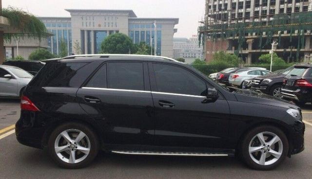 人生赢家关晓彤20岁开奔驰男友是鹿晗?更厉害