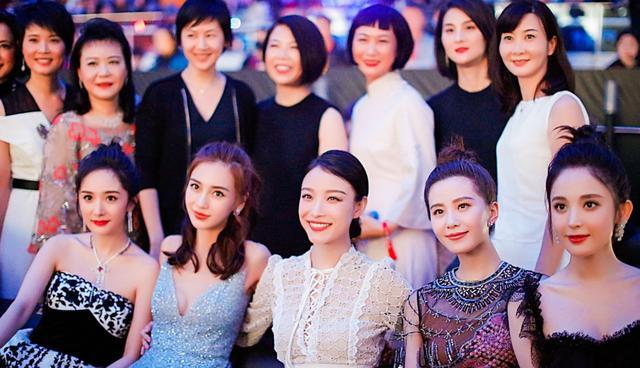 古力娜扎倪妮刘诗诗杨幂杨颖坐在一起你更喜欢谁