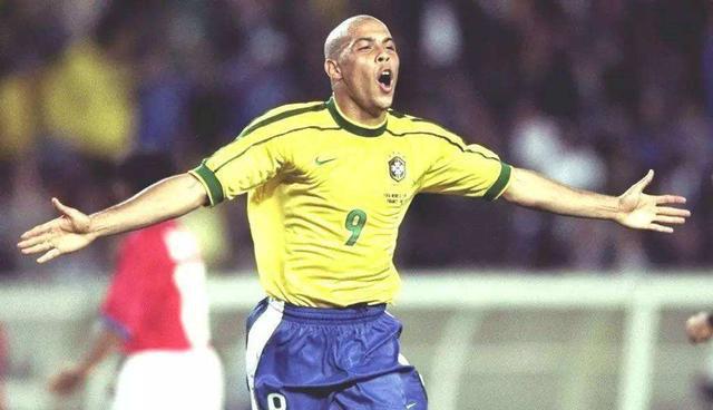 足球史上最强十一人,梅西C罗都只能替补