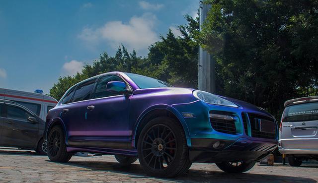 保时捷卡宴汽车紫魅蓝车身改色贴膜效果图