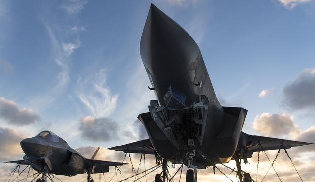 超级详细解说--世界上最先进战机F35-B联合攻