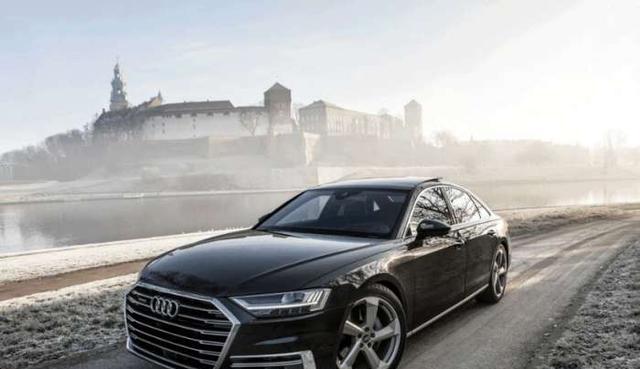 2018款奥迪A8L即将上市！配置升级、动力强劲十足，90万还买宝马