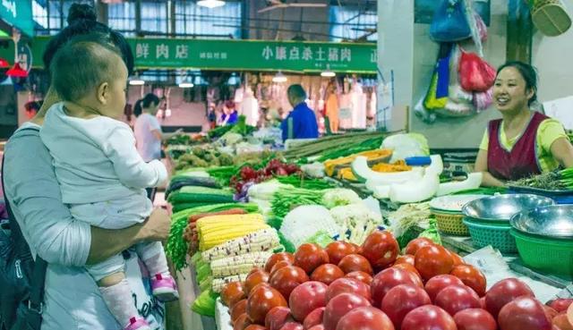如果你对生活失去希望，一定要逛逛成都菜市场！因为……