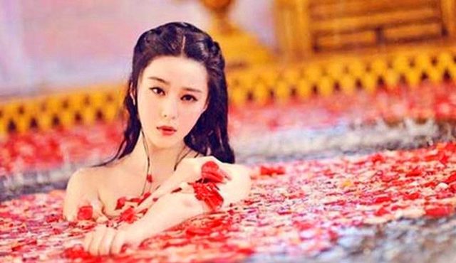 古装剧中8位美人沐浴:热巴俏皮,范冰冰妖娆,赵丽颖很