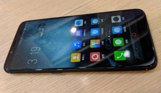 中兴努比亚N3上手评测:5000mAh超大电池号称