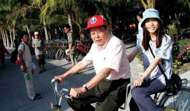 杨振宁太残忍,翁帆真可怜,遗产分配成闹剧,难道