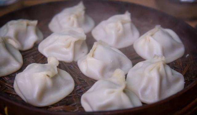 去西安游玩,哪些地方有值得一试的小吃?