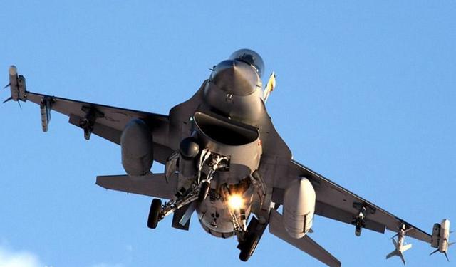 歼10C能匹敌印度要买的F16最新型号吗?