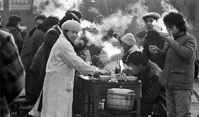 80年代中国街头最喜欢的小吃 当时很便宜现在好多人买不起小吃年代便宜新浪新闻 