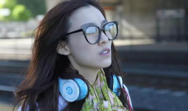 明星近视也厉害，迪丽热巴1000度?最后一位没眼镜就是瞎子了