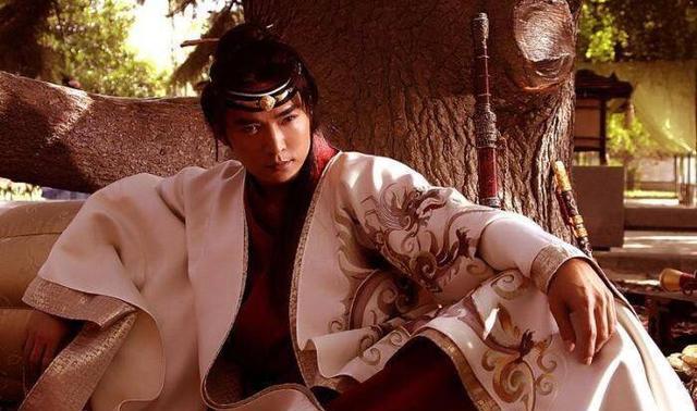 “古装男神”焦恩俊,18年后剑眉星目依旧