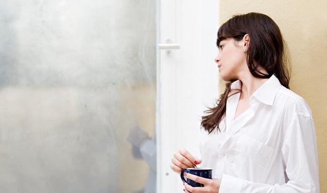 夫妻没感情了离不离婚?