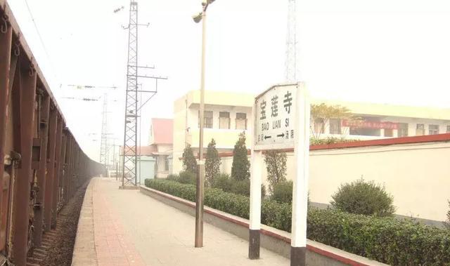 河南安阳的几个火车站，高铁站即将引出4条高铁线路