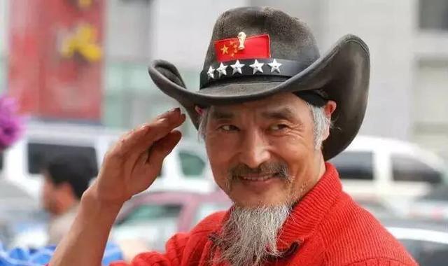 中国足球球迷旗帜，中国球迷皇帝，罗西？