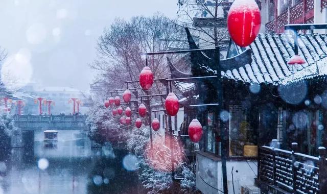 整个朋友圈都在背着北京下雪，而我们帮你收集了刚出炉的最美神州