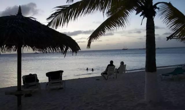 科普:护照颜色有哪几种 哪国护照最强大