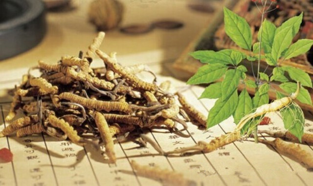 神奇的外用偏方,专治膝盖滑膜炎,关节积水,为家