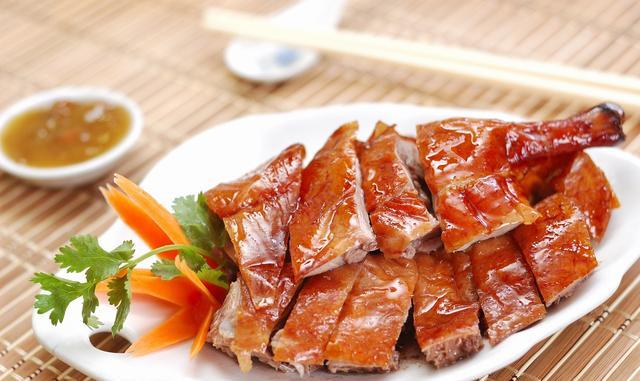 北京烤鸭和广式烤鸭,南北方的饮食差异