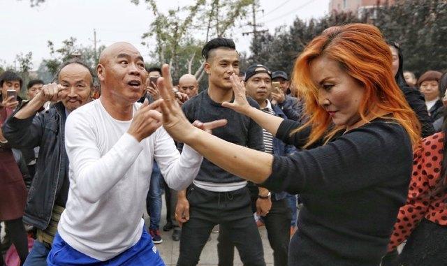 河南尬舞“死灰复燃”，老大爷怒斥原因是不是想跳广场舞？