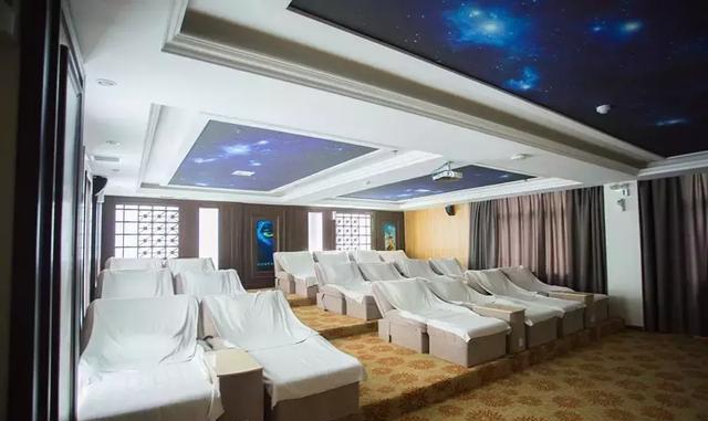 清溪川泡池、赏冰山、玉石沙海、电影院,还送