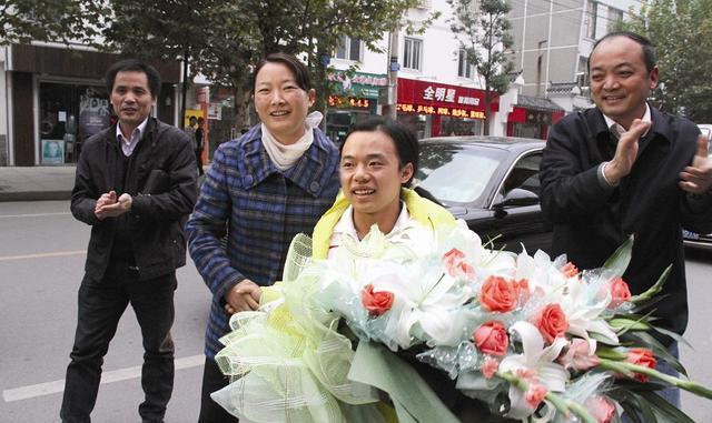 中国昔日举重霸主因帮派利益被牺牲，如今再次无缘奥运销声匿迹