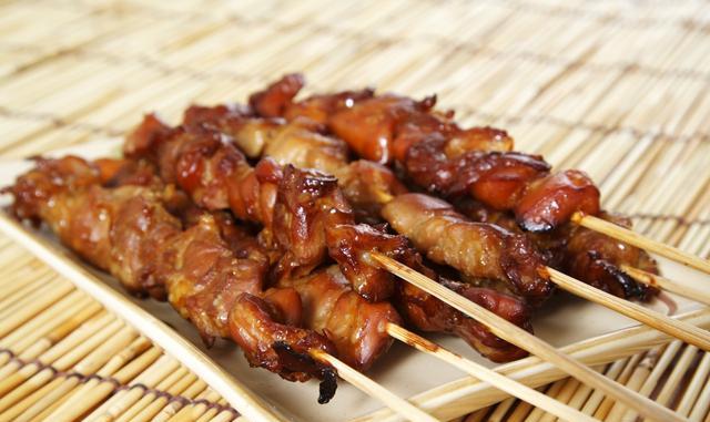 新疆羊肉串的独家腌制秘方,一般人我都不告诉他哦!