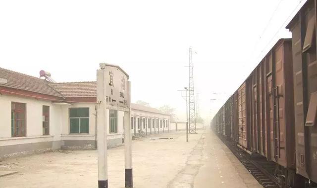 河南安阳的几个火车站，高铁站即将引出4条高铁线路