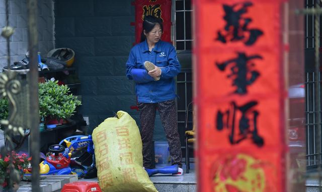 农村小伙攒钱30万,二婚女人都娶不到