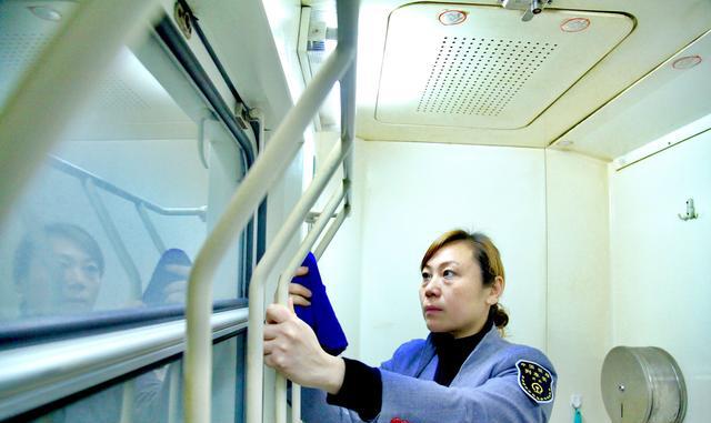 南昌客运段:T168次列车 全力推行厕所革命