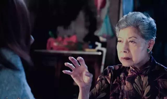 她出街遭人唾骂,是香港鬼片之母,情路坎坷,83岁