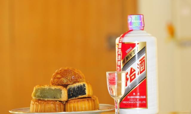 茅台酒为什么在国外卖得那么便宜?这才是真正