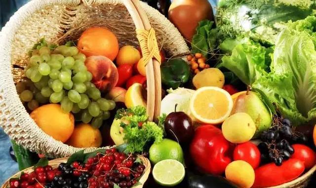 太让人心疼了!4岁女童浑身长鱼鳞,撕掉3天后又