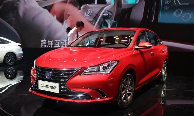 新款逸动火爆来袭，前脸似雷克萨斯，1.5T+6AT仅7万，上市必火！