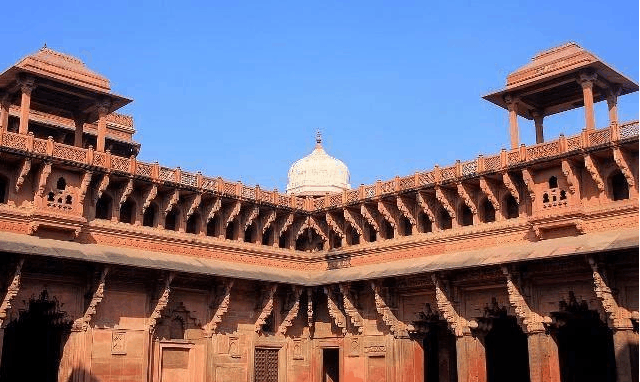 财主养两儿,一精明一老实,老实人被公鸡欺上头